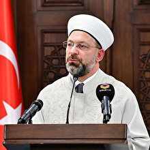Diyanet İşleri Başkanı: Camilerde namaz kılınmasına ara verilmiştir