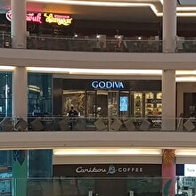 Mağazalar kapandı, AVM'ler kapatmıyor