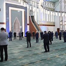 Diyanet'ten cuma namazı açıklaması: Her hafta bir camide kılınacak