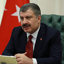 Sağlık Bakanı Koca: Virüs gücünü temas ortamından alıyor