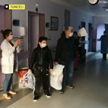 Covid-19 hastası dede ve torun alkışlarla taburcu oldu