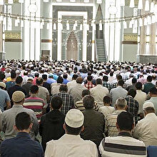 'Online cuma namazı olur mu?' sorusuna Diyanet'ten yanıt