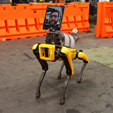 Boston Dynamics Spot robotlar bu kez de sağlık personellerine yardımcı oluyor