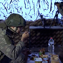 Dünyanın dört bir yanında görev yapan Mehmetçiğin iftar görüntüleri