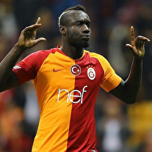 Diagne'den şaşırtan hareket: Ülkesine bağışladığı maskelere fotoğrafını bastırdı