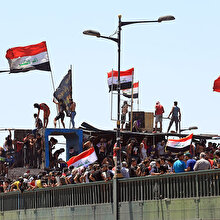 Irak'ta göstericiler yeni hükümete karşı sokağa indi