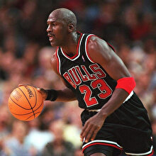 Michael Jordan'ın 35 yıllık ayakkabısı 560 bin dolara satıldı