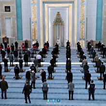🕌 Ankara'da, bayram namazı kısıtlı sayıda cemaatle kılındı