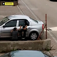 Sokağa çıkma yasağını delen gençlerin polis paniği
