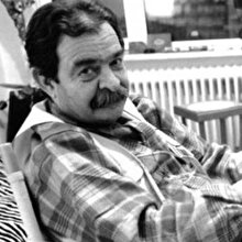 Ünlü yazar Oruç Aruoba hayatını kaybetti