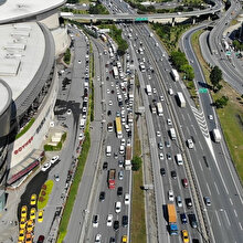 Normalleşme sürecinin ilk mesai bitiminde İstanbul trafiği kilitlendi