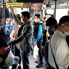 'Yeni Normal'de metrobüslerin içindeki yoğunluk görüntülendi