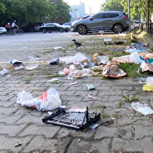 Caddebostan sahiline çöplerini bırakıp gittiler