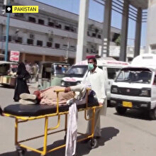 Pakistan'da hastanelerin kapasitesi doldu, hastalar bahçede tedavi ediliyor