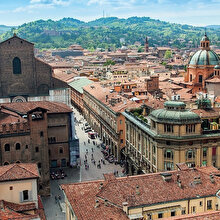 Kızılın bin bir tonu: Bologna