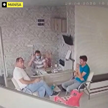 Manisa'da deprem güvenlik kameralarına yansıdı