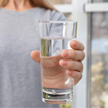 Az su içmek ve susuzluk böbrek taşı riskini artırıyor