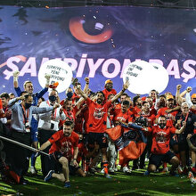 Süper Lig'in şampiyonu Medipol Başakşehir