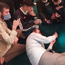 Ayasofya'ya gidenler şekilden şekile girip, telefona sarılıyor