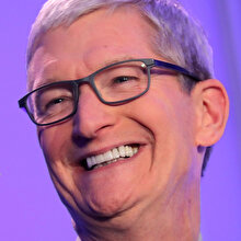 Apple CEO'su Tim Cook da 'milyarder' listesine katıldı