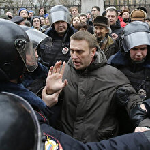 Putin'in en güçlü rakibi Aleksey Navalny, zehirlenme şüphesiyle hastaneye kaldırıldı