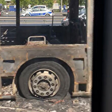 Metrobüste çıkan yangın söndürüldü