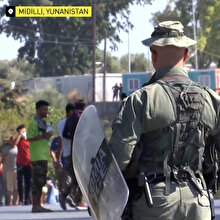Midilli Adası'nda mültecilerden protesto