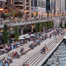 Endüstriyel sahil şeridinden hareketli kentsel destinasyona: Chicago Riverwalk
