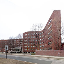 İşlevsel ve organik mimariden izler taşıyan öğrenci yurdu: MIT Baker House