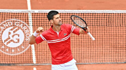 Novak Djokovic moves to last-8 in French Open