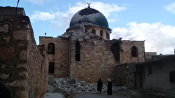 Esed güçleri hedef aldıkları camiyi topçu atışlarıyla yıktı