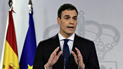 رئيس الوزراء الإسباني يحذر من سيطرة اليمين على البلاد