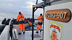 Ayvalık'ta 59 göçmen kurtarıldı 60 düzensiz göçmen yakalandı