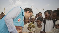 وقف تركي يوزع ٣٠ ألف نسخة من القرآن الكريم على طلبة السودان
