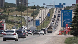 43 ilin geçiş noktasında bayram öncesi trafik yoğunluğu başladı