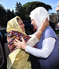 Turkey's first lady Emine Erdoğan (R) hugs with a leader's wife while hosting a luncheon for wives of the leaders, who attend the extraordinary summit of Organization of Islamic Cooperation (OIC) in Istanbul, Turkey on December 13, 2017.