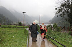 'أوزون غول'.. بحيرة تركية يغرق في حبها السياح