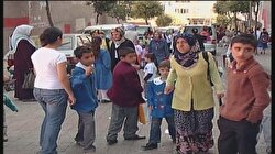 Eşi ölen kadına yardım