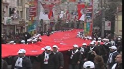 Halk - Polis yürüyüşü