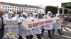 KIBRISLILARDAN AB PROTESTOSU