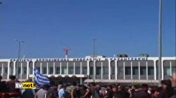 GİRİT'TE ÇİFTÇİ EYLEMİ