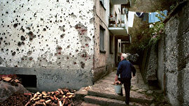Savaş bittikten beş yıl sonra Srebrenitsa, Bosna...
