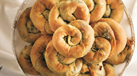 Ispanaklı Gül Börek