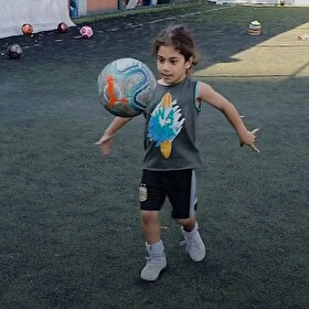 5 yaşındaki futbol fenomeni: Arat Hosseini