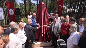 Yine CHP yine heykel: Konak Belediyesi büst açılışı yaptı