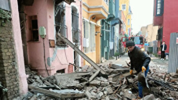 Building collapses in historical Istanbul neighborhood