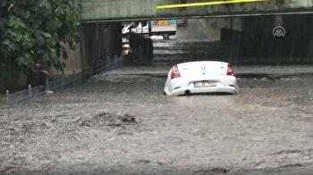 Heavy rainfall causes flash floods in Istanbul