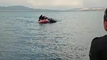 Man with inflatable boat almost freezes to death in Turkey