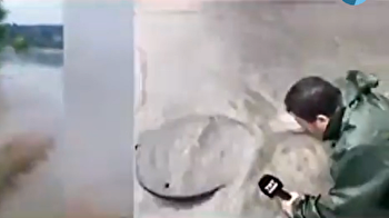 Turkish reporter falls into open manhole on live TV amid floods in western Türkiye