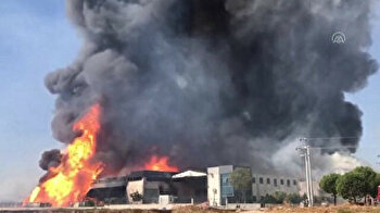 Massive fire engulfs cosmetics factory in western Türkiye